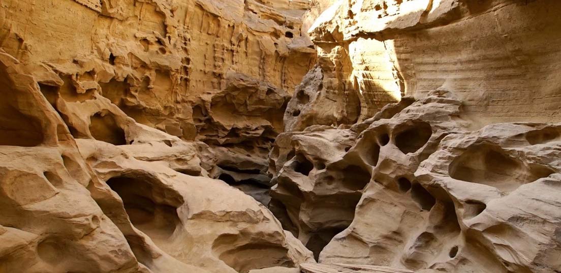 تنگه چاهکوه